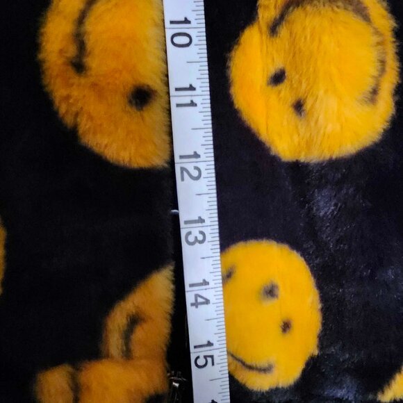 Free Haven Smiley Face Plush Hoodie - Picture 9 of 9